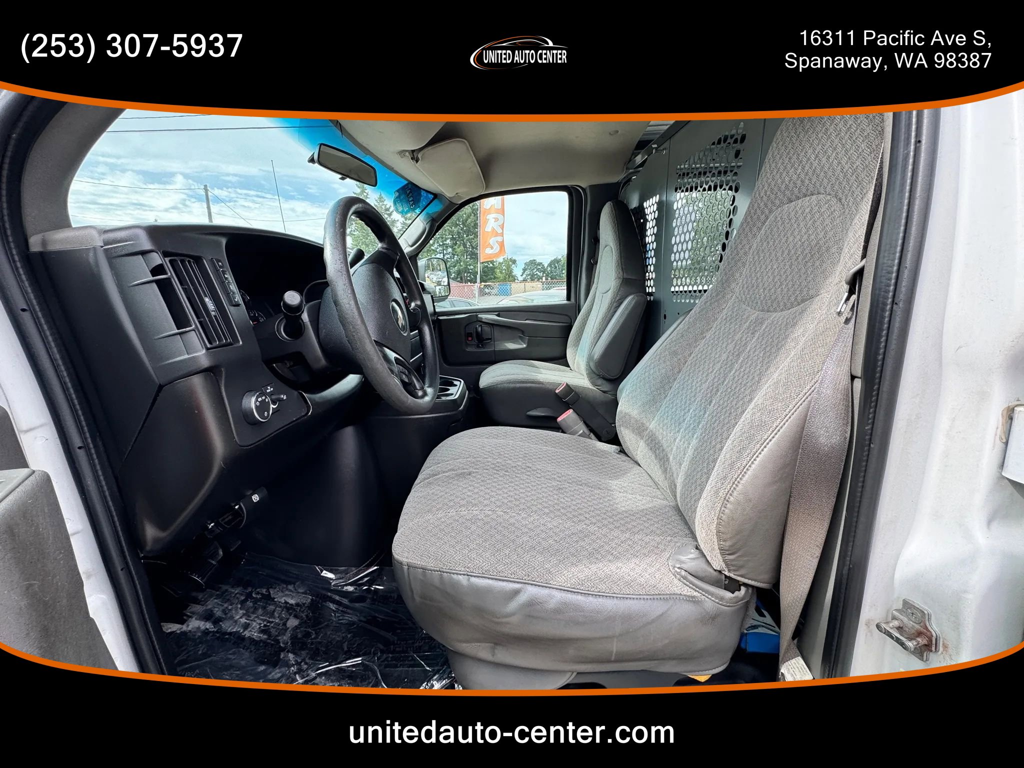 Used 2008 Chevrolet Express 3500 Van 3D image 6