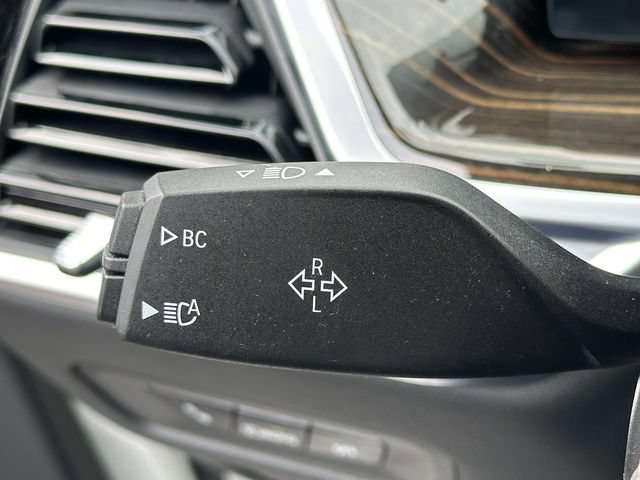 Used 2025 BMW X5 xDrive50e AWD/4WD image 29