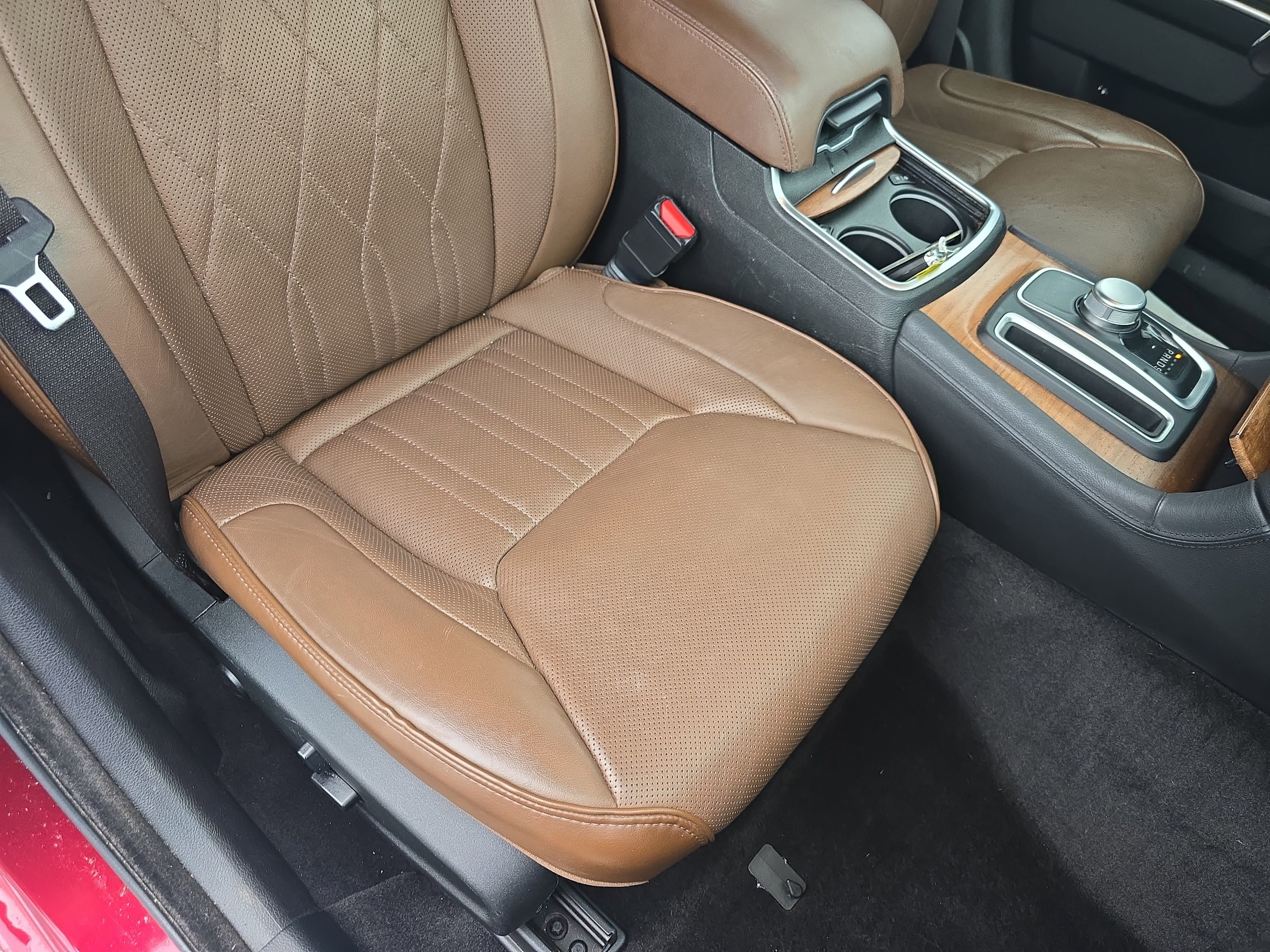 Used 2018 Chrysler 300 C w/ Safetytec Plus Group RWD image 10