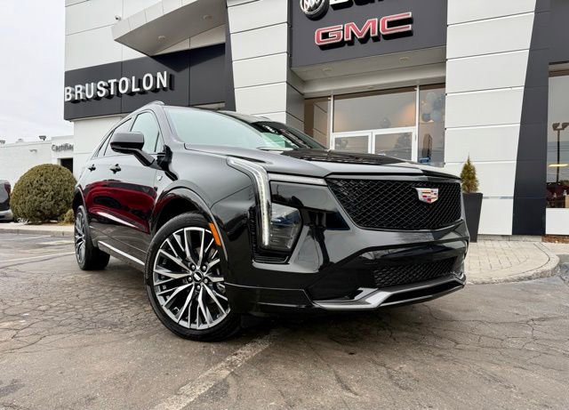 Used 2024 Cadillac XT4 Sport image 3