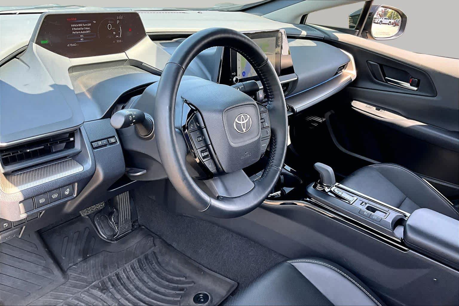 Used 2024 Toyota Prius XLE FWD image 17