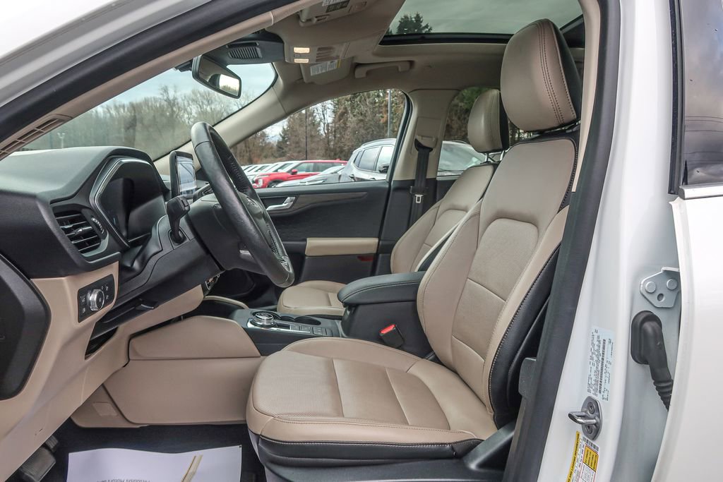 Used 2020 Ford Escape Titanium w/ Titanium Premium Package 2.0 image 28