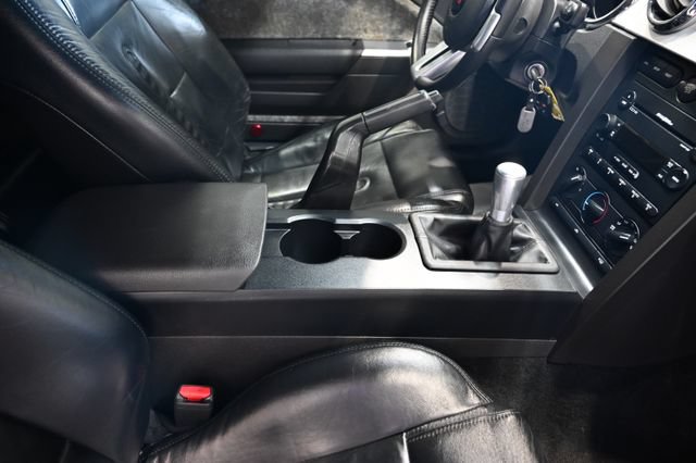 Used 2005 Ford Mustang GT Premium RWD image 18