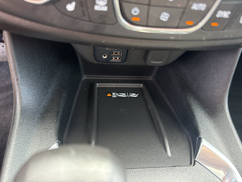 Certified 2022 Chevrolet Traverse RS w/ LPO, Floor Liner Package AWD/4WD image 21