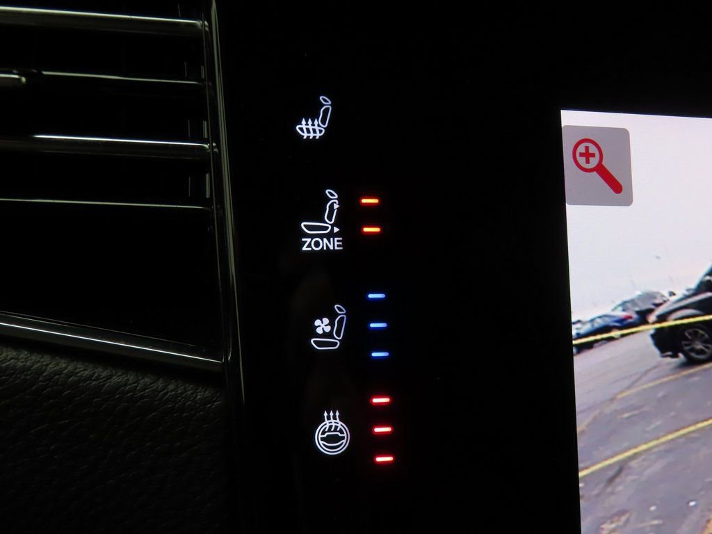 Certified 2024 Jeep Wagoneer L Series II w/ Flexible Seating Group image 8