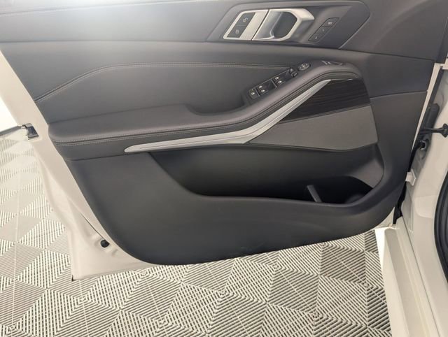 Used 2021 BMW X5 xDrive40i w/ M Sport Package image 10