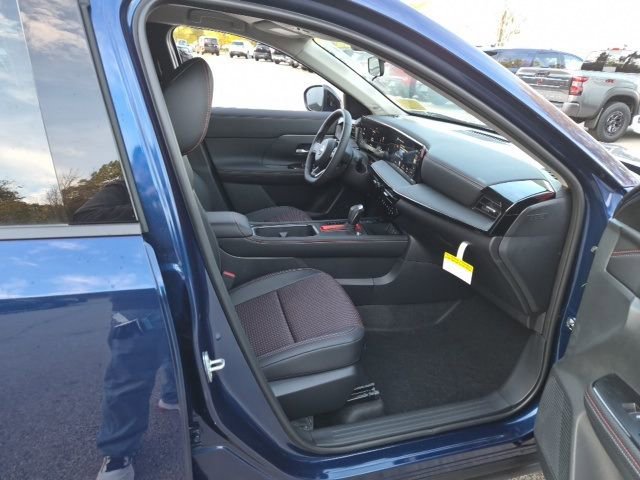 New 2026 Nissan Kicks SR w/ Cold Weather Package image 13