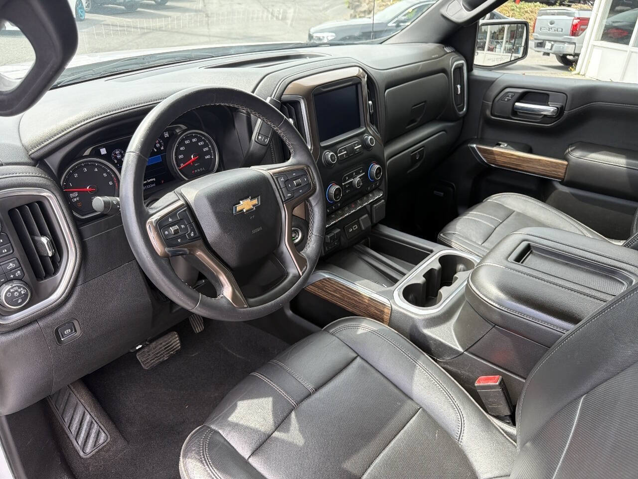 Used 2019 Chevrolet Silverado 1500 High Country w/ Technology Package AWD/4WD image 34