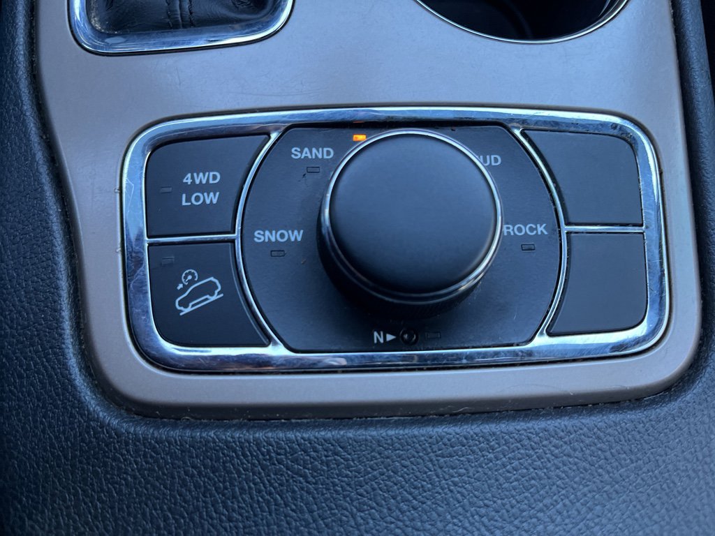 Used 2016 Jeep Grand Cherokee Limited 75th Anniversary image 19