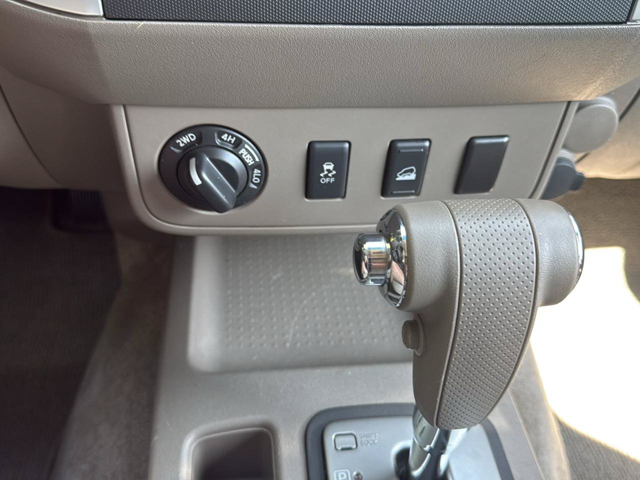 Used 2012 Nissan Frontier SV AWD/4WD image 20