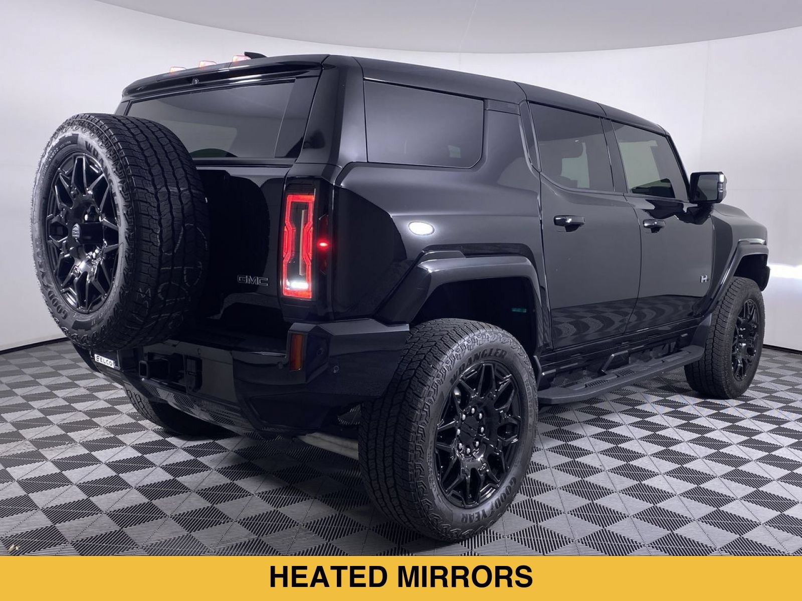Certified 2025 GMC Hummer EV 3X AWD/4WD image 19