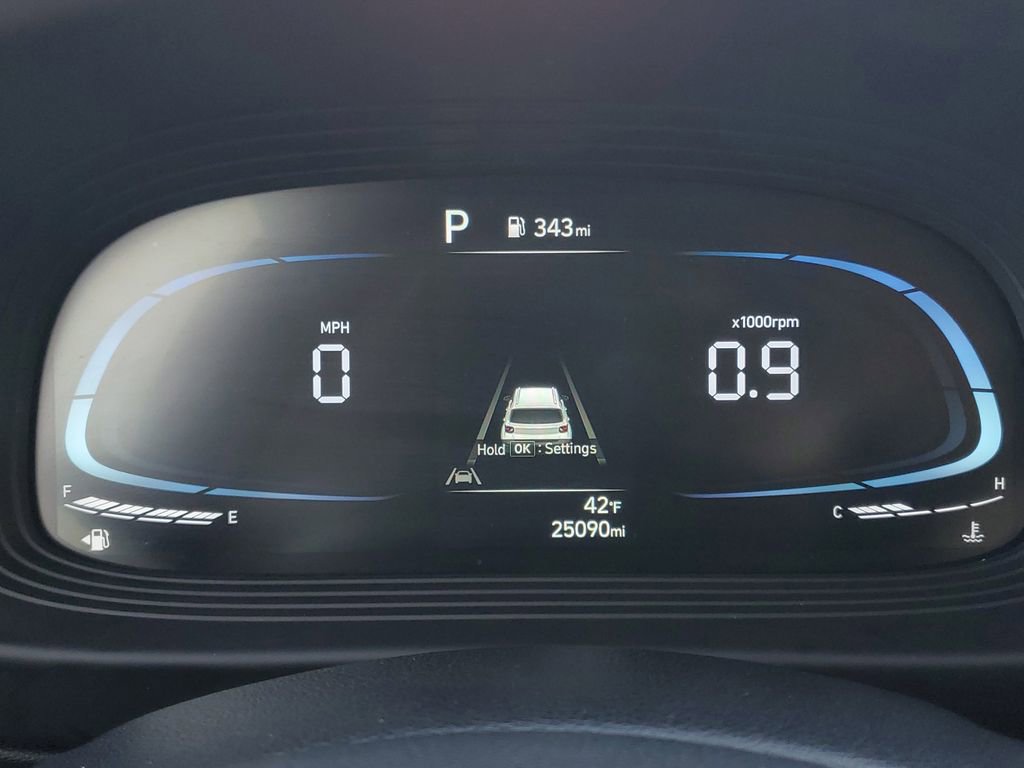 Used 2025 Hyundai Venue SEL image 18