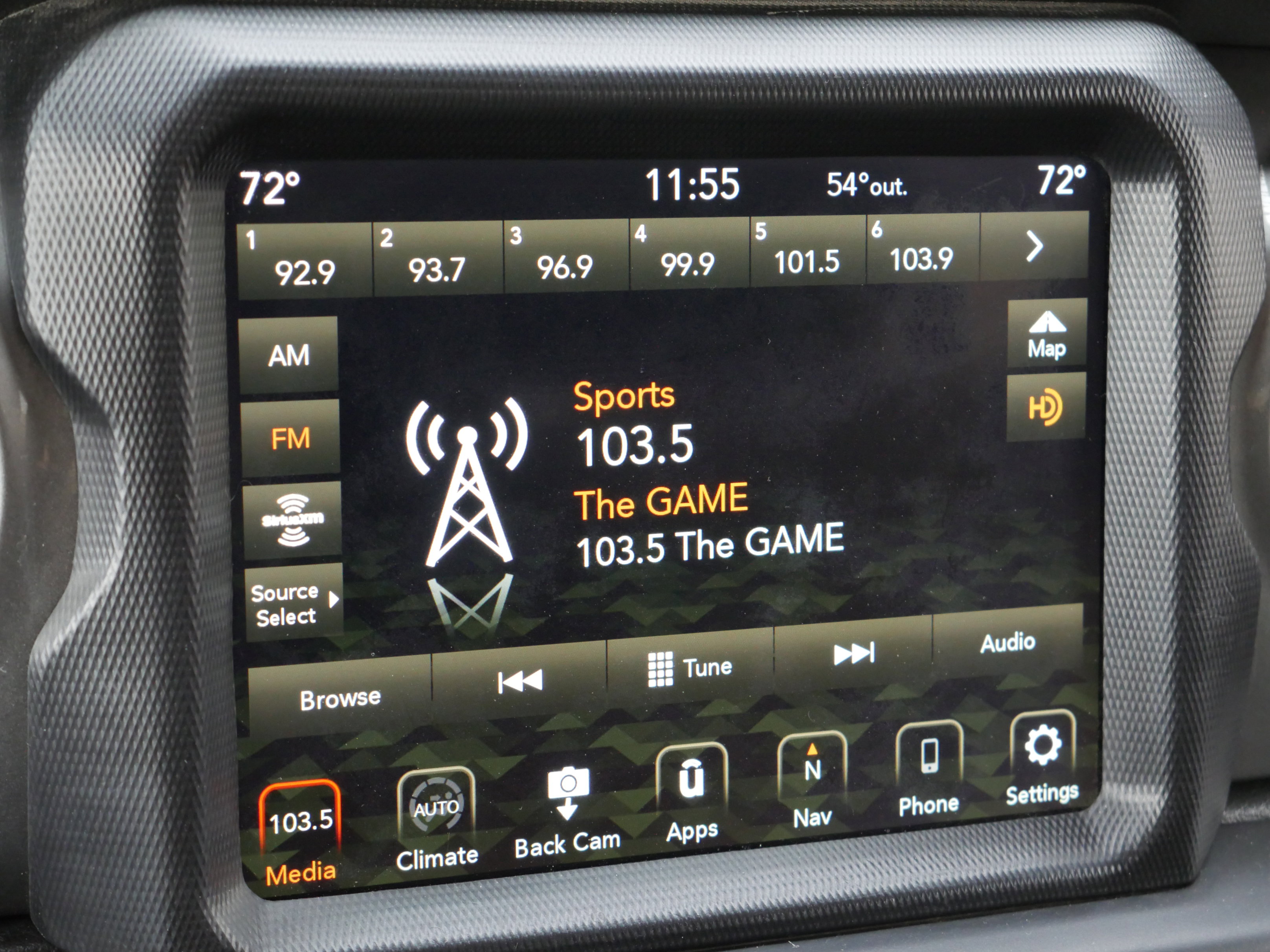 Used 2020 Jeep Wrangler Unlimited Sahara w/ Uconnect 4C Nav & Sound Group image 9