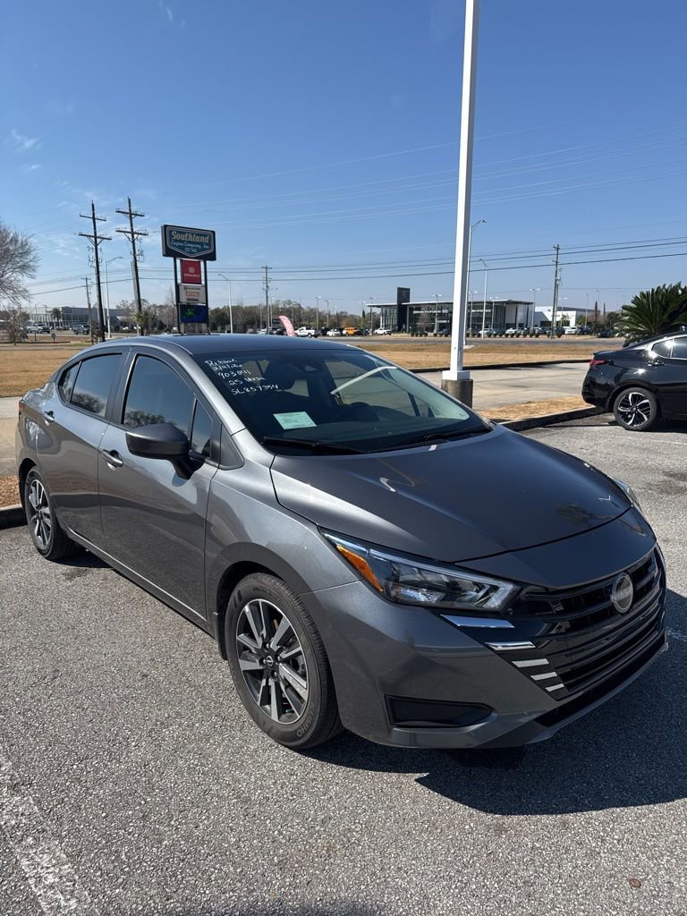 Used 2025 Nissan Versa SV w/ Trunk Package image 3