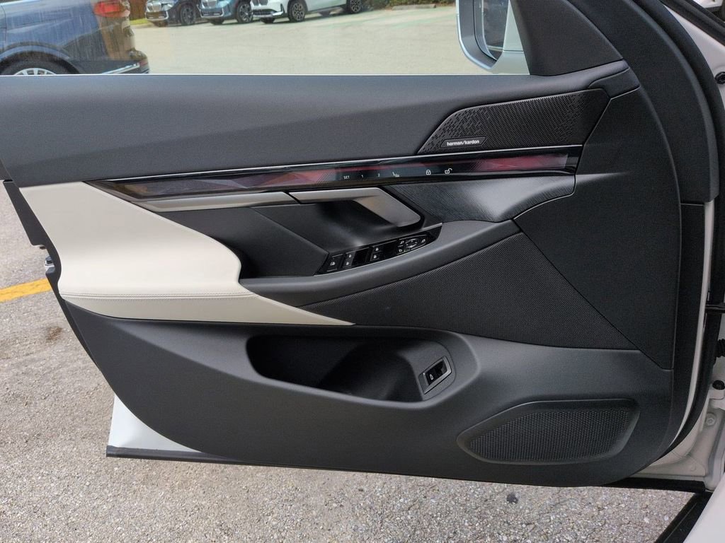 New 2026 BMW i5 eDrive40 RWD image 31