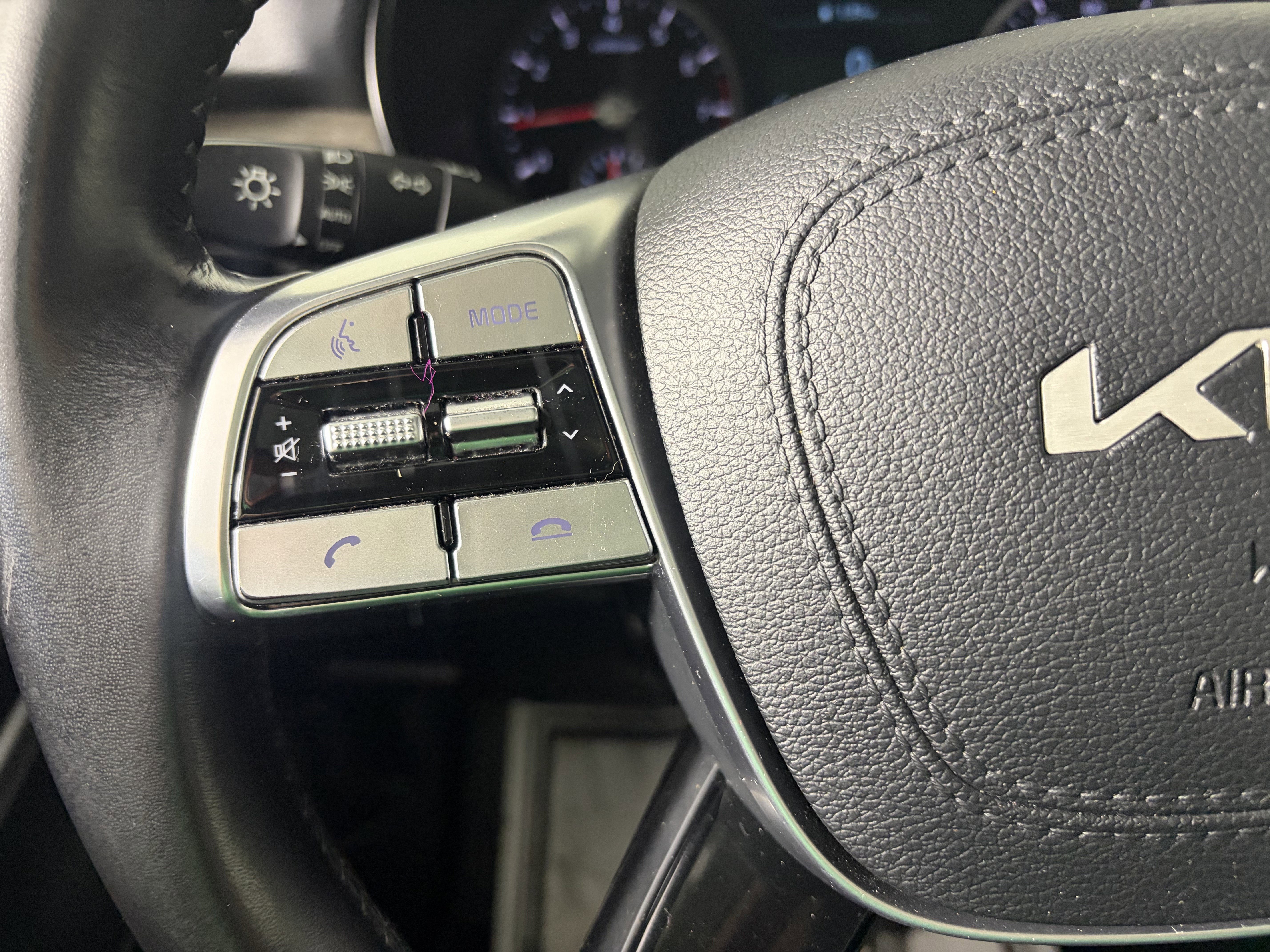 Used 2022 Kia Telluride EX w/ EX Premium Package image 16