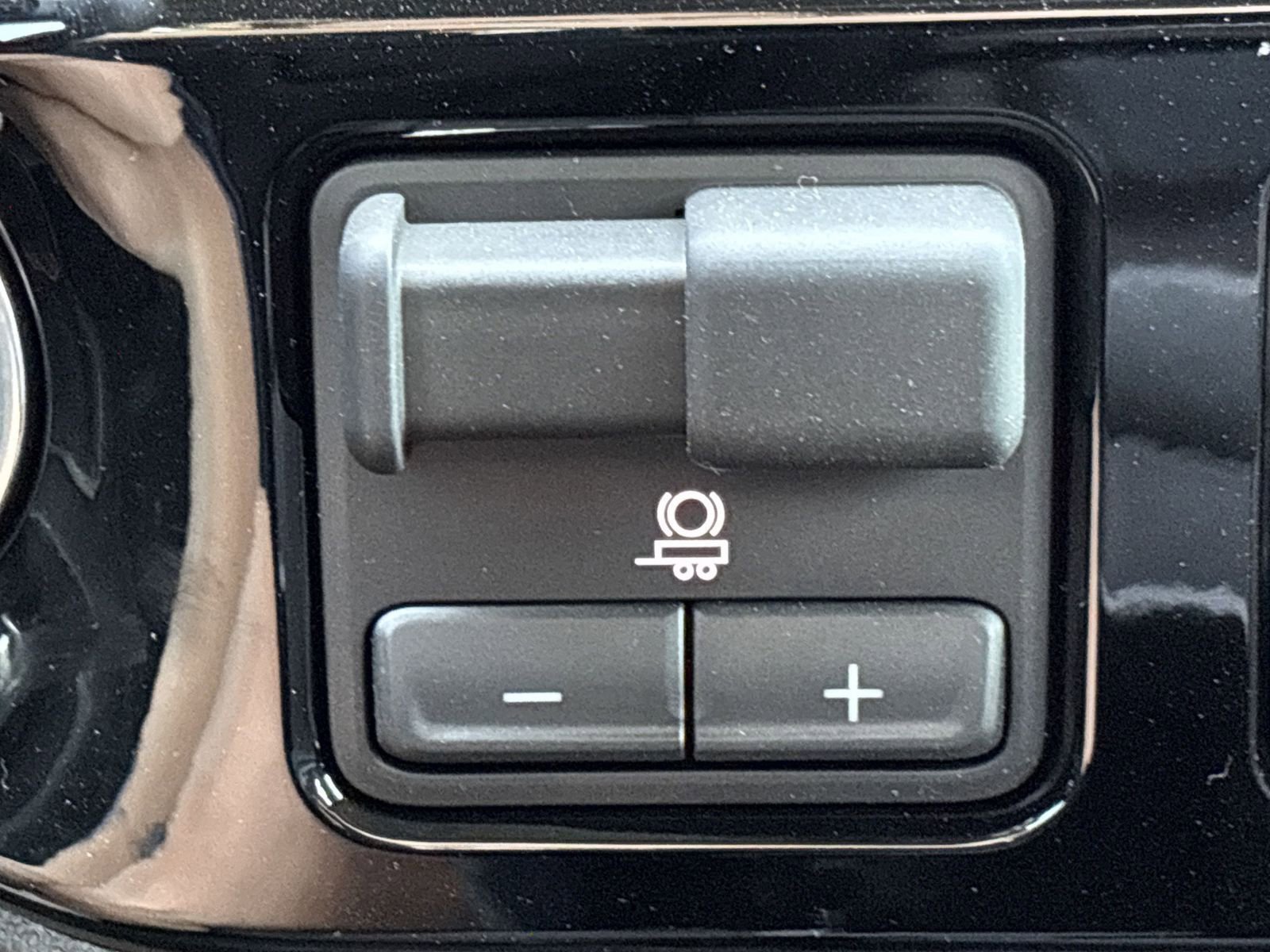 New 2025 GMC Sierra 1500 SLE w/ Preferred Package image 13