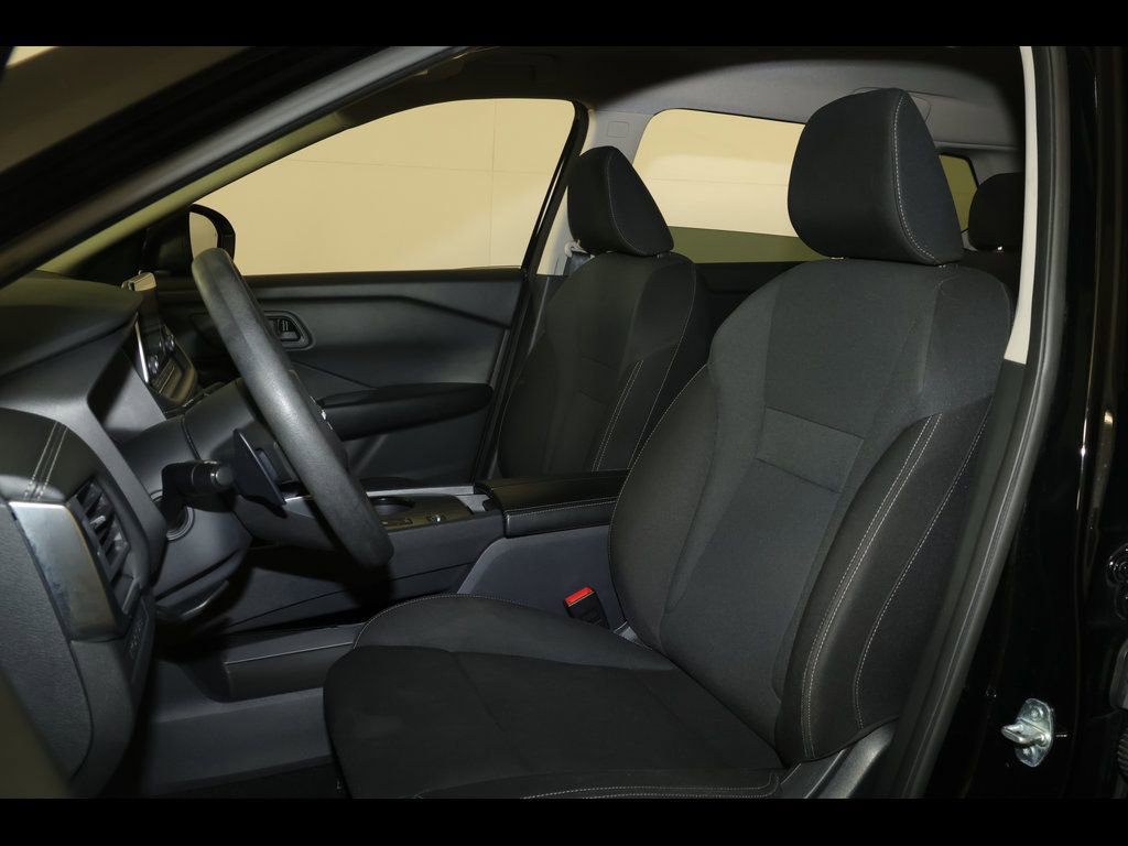 Used 2024 Nissan Rogue S image 22