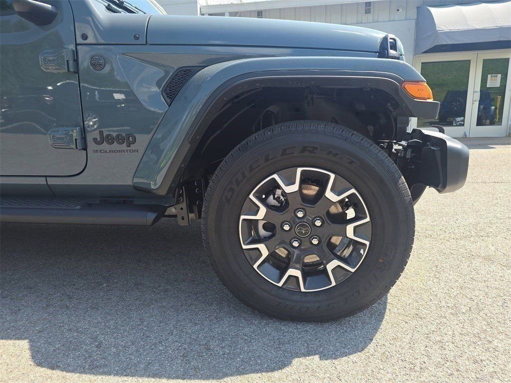 New 2025 Jeep Gladiator Sport w/ Premium Package image 2