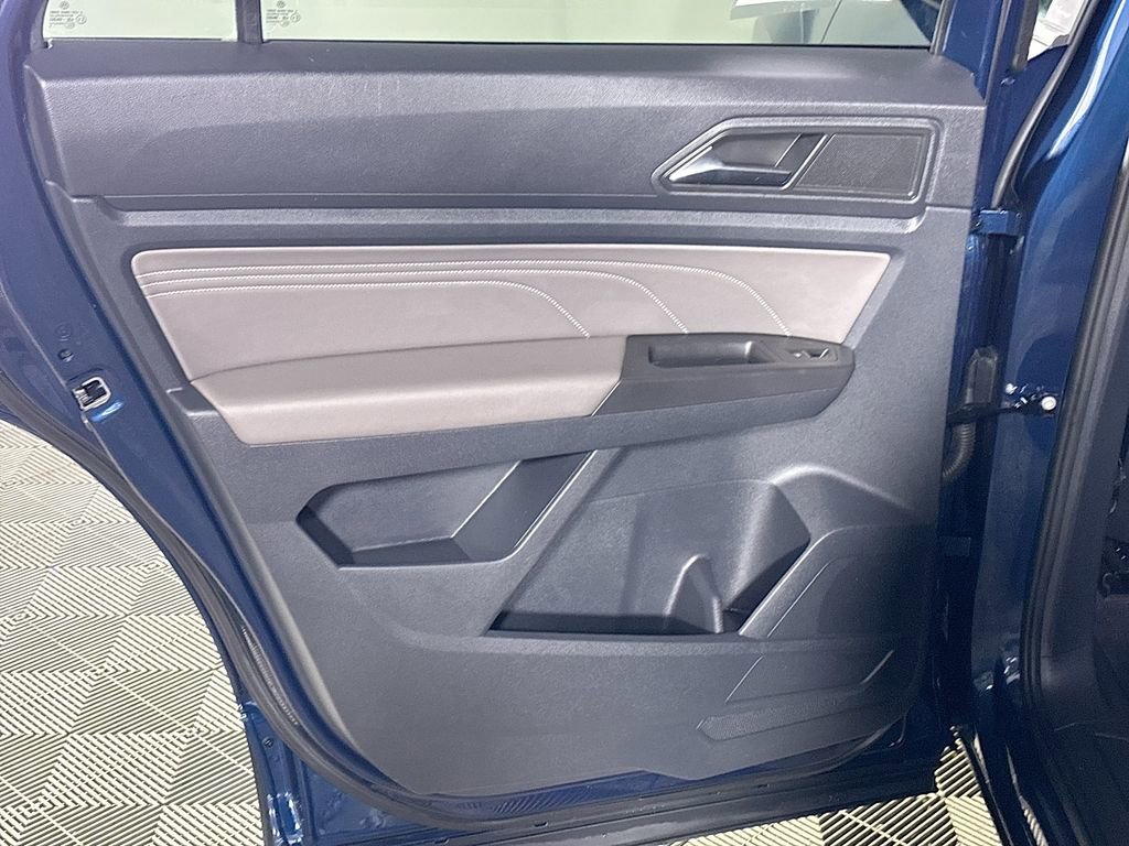 Certified 2022 Volkswagen Atlas Cross Sport SE AWD/4WD image 18