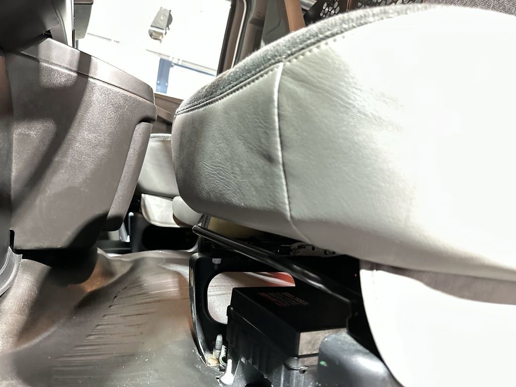 Used 2024 GMC Savana 2500 w/ Driver Convenience Package image 14