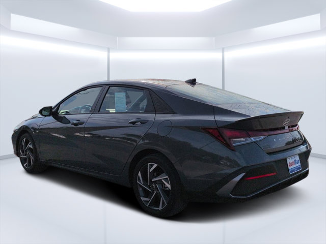 Used 2025 Hyundai Elantra Sport FWD image 5