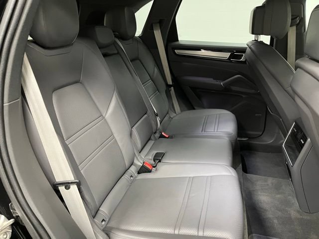 Used 2022 Porsche Cayenne Platinum Edition AWD/4WD image 53