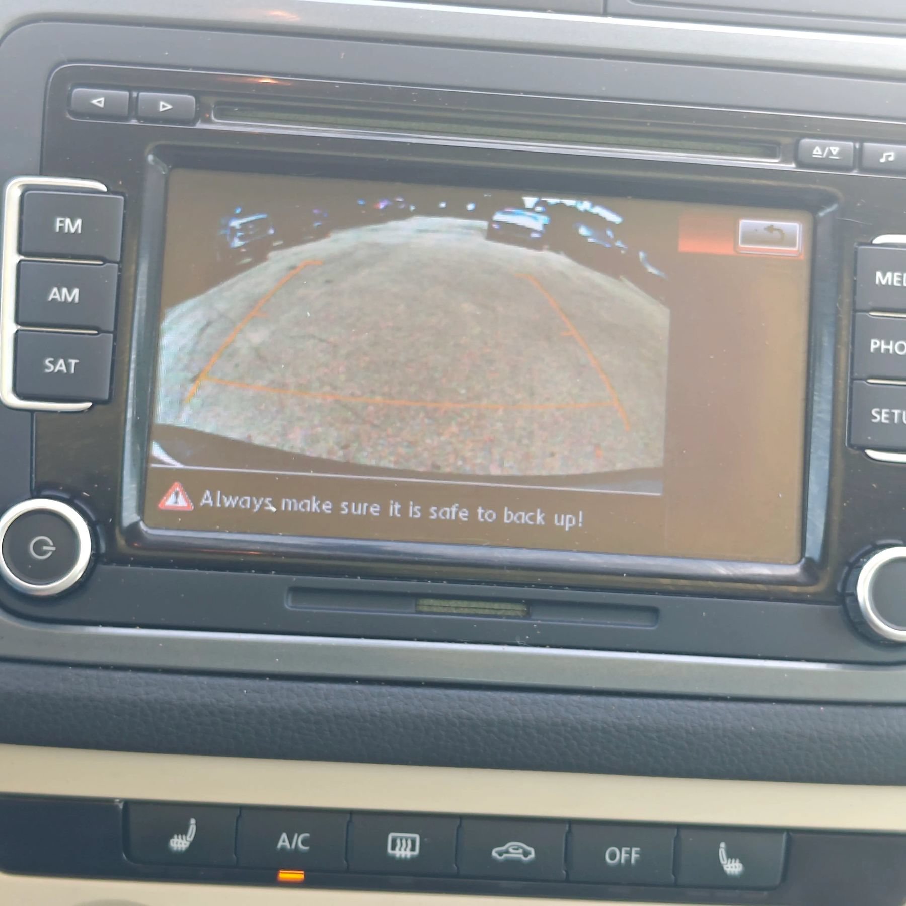 Used 2015 Volkswagen Tiguan SE FWD image 47