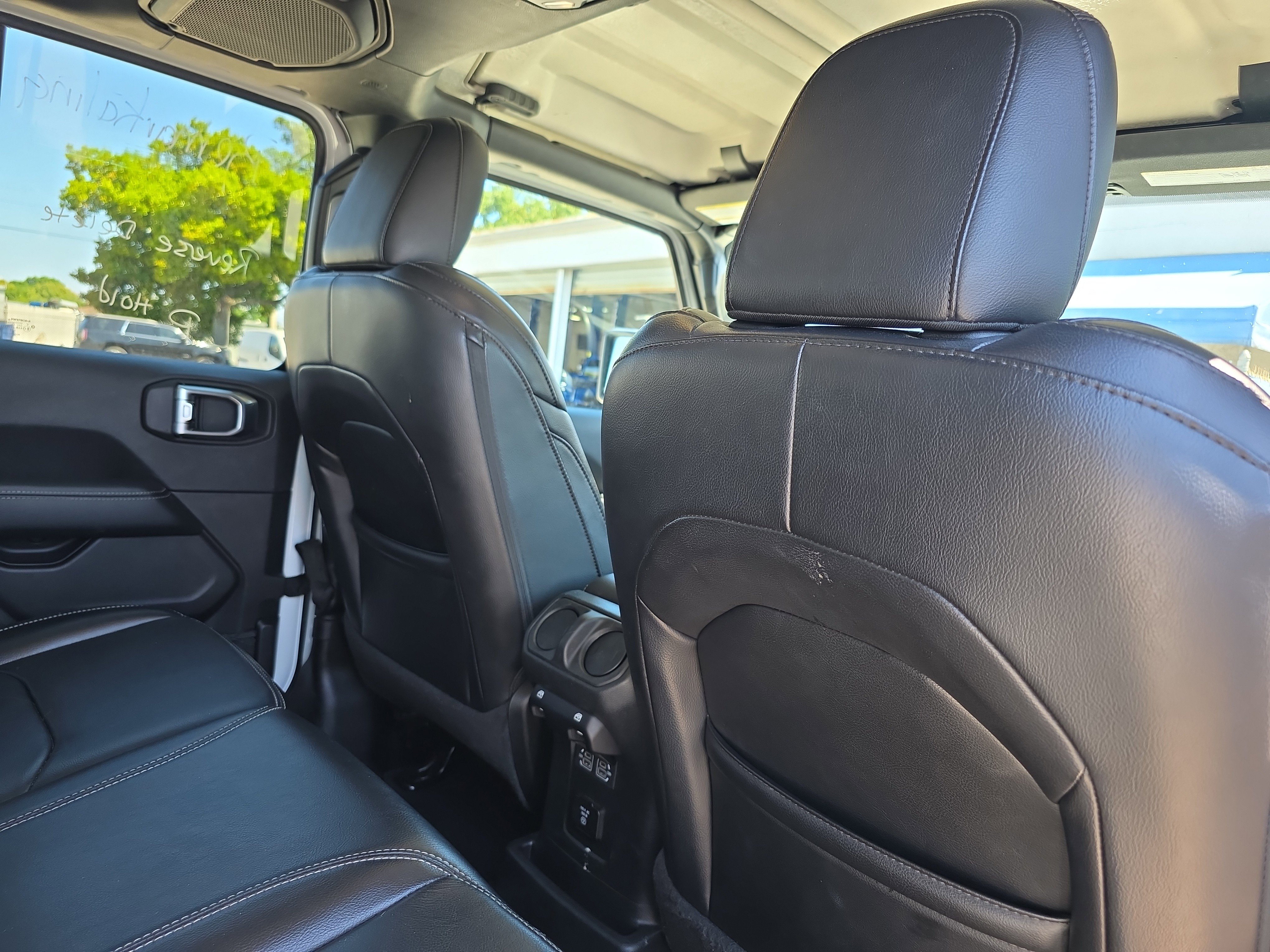 Used 2023 Jeep Wrangler Sahara image 14