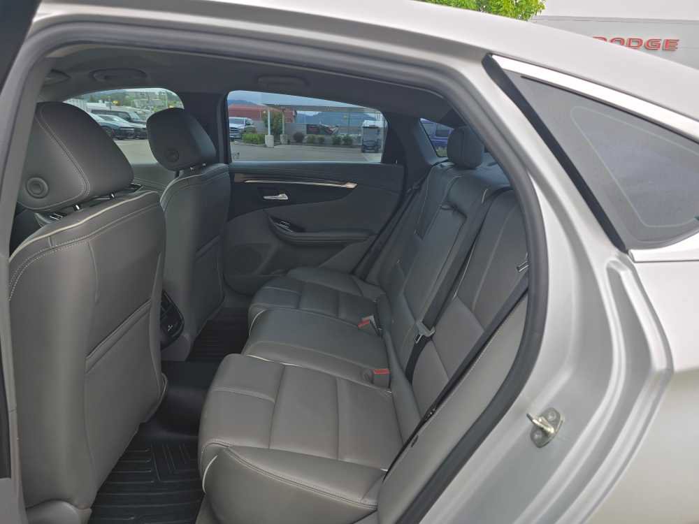 Used 2017 Chevrolet Impala Premier w/ Enhanced Convenience Package FWD image 16