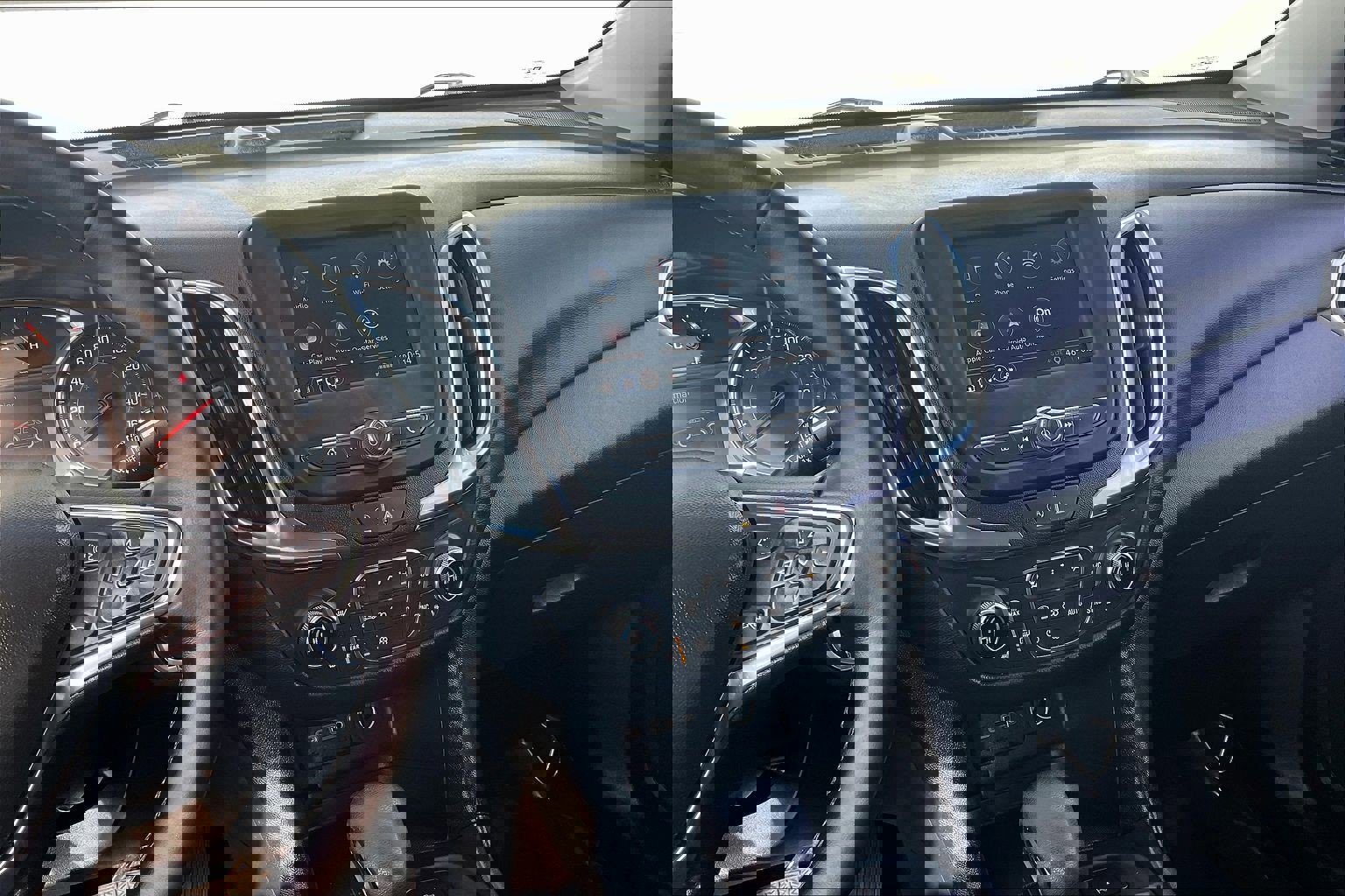 Used 2023 Chevrolet Equinox LT w/ Driver Convenience Package image 7