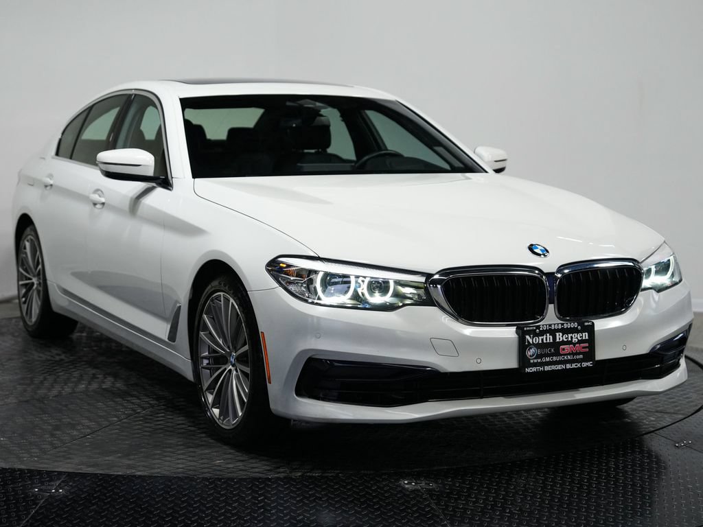 Used 2020 BMW 530i xDrive w/ Premium Package AWD/4WD image 3