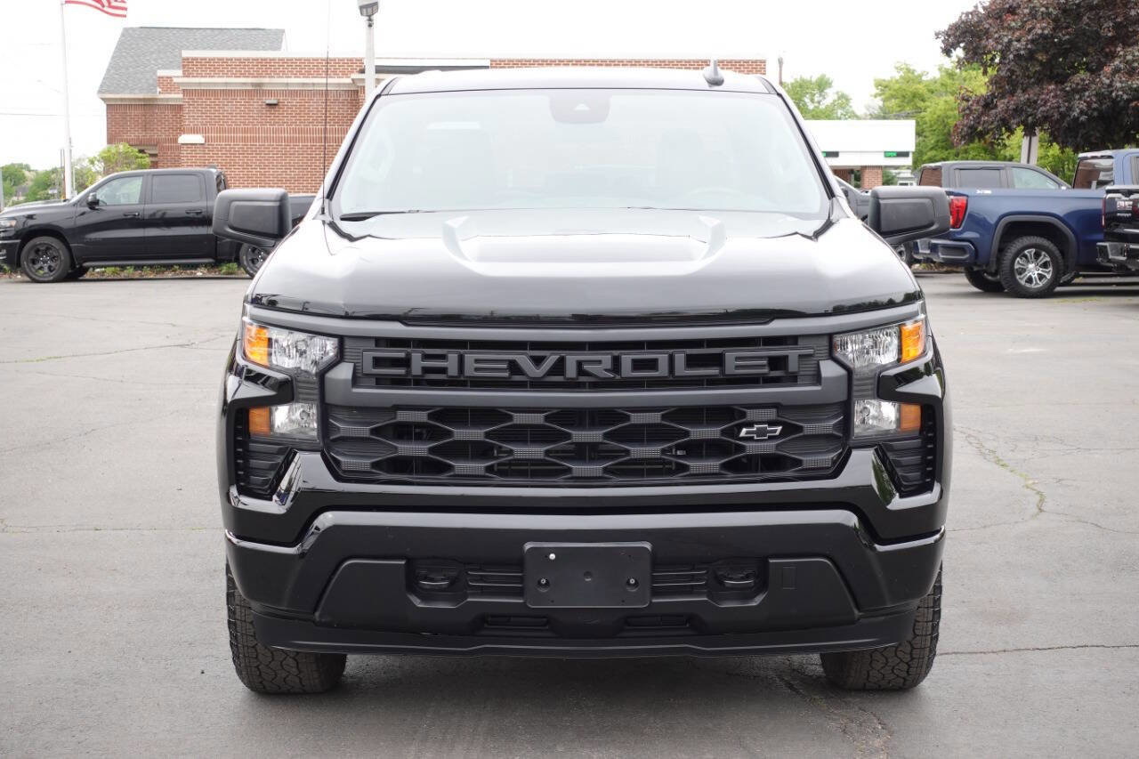 Used 2023 Chevrolet Silverado 1500 Custom w/ LPO, Dark Essentials Package AWD/4WD image 6
