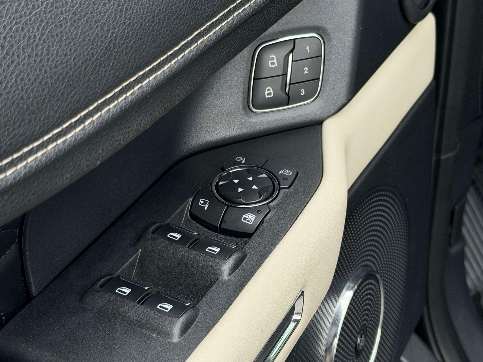 Used 2018 Ford Expedition Max Platinum AWD/4WD image 19