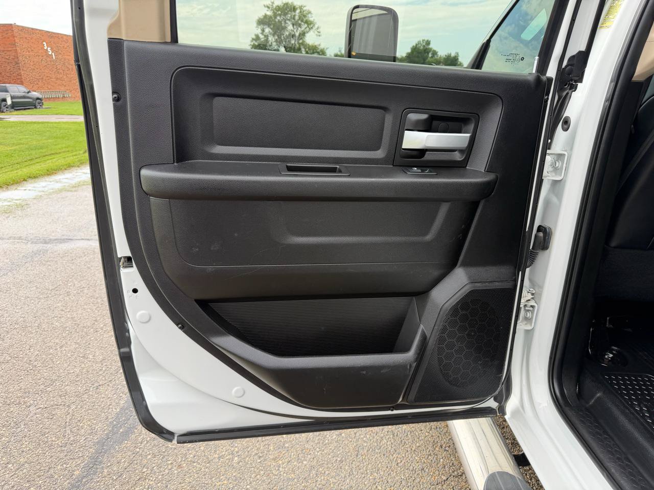 Used 2019 RAM 3500 Tradesman w/ Chrome Appearance Group AWD/4WD image 29