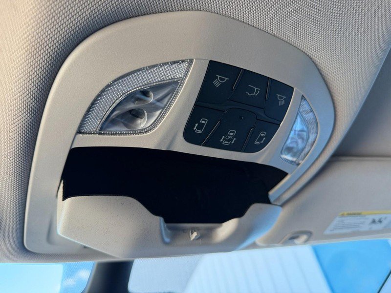 Used 2023 Chrysler Pacifica Touring-L FWD image 51