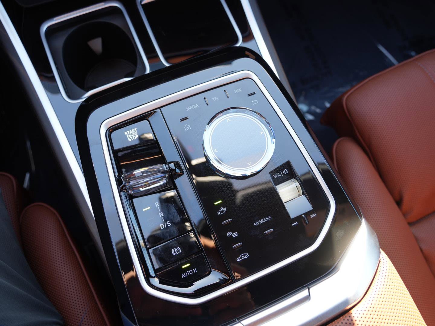 Used 2025 BMW 760i xDrive w/ Executive Package image 13