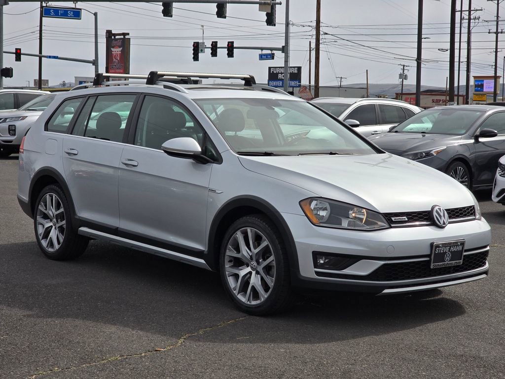 Used 2017 Volkswagen Golf Alltrack SEL image 7