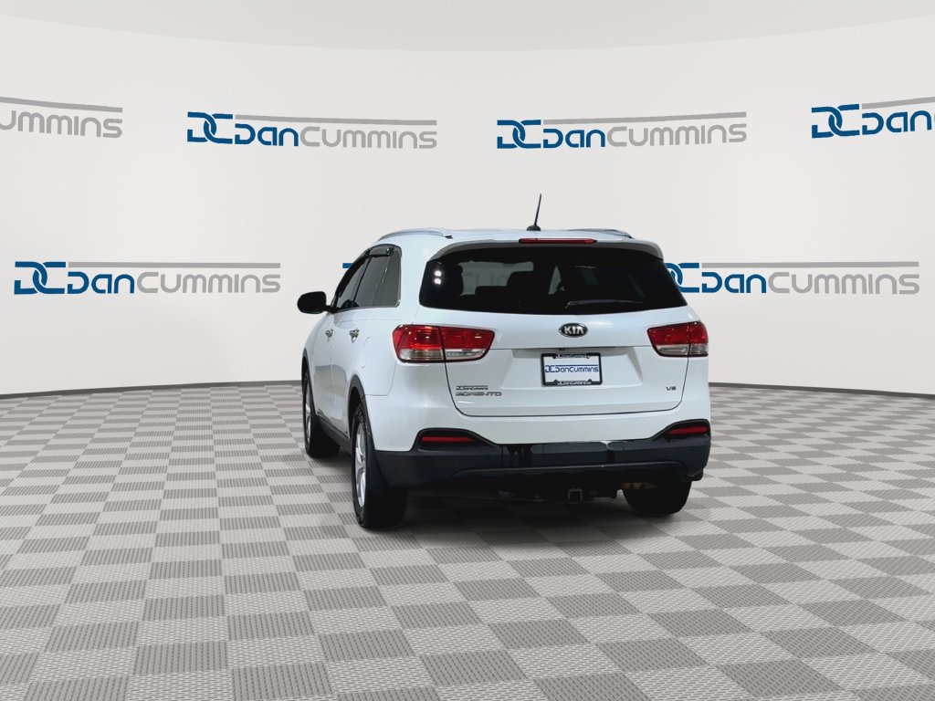 Used 2017 Kia Sorento AWD image 8