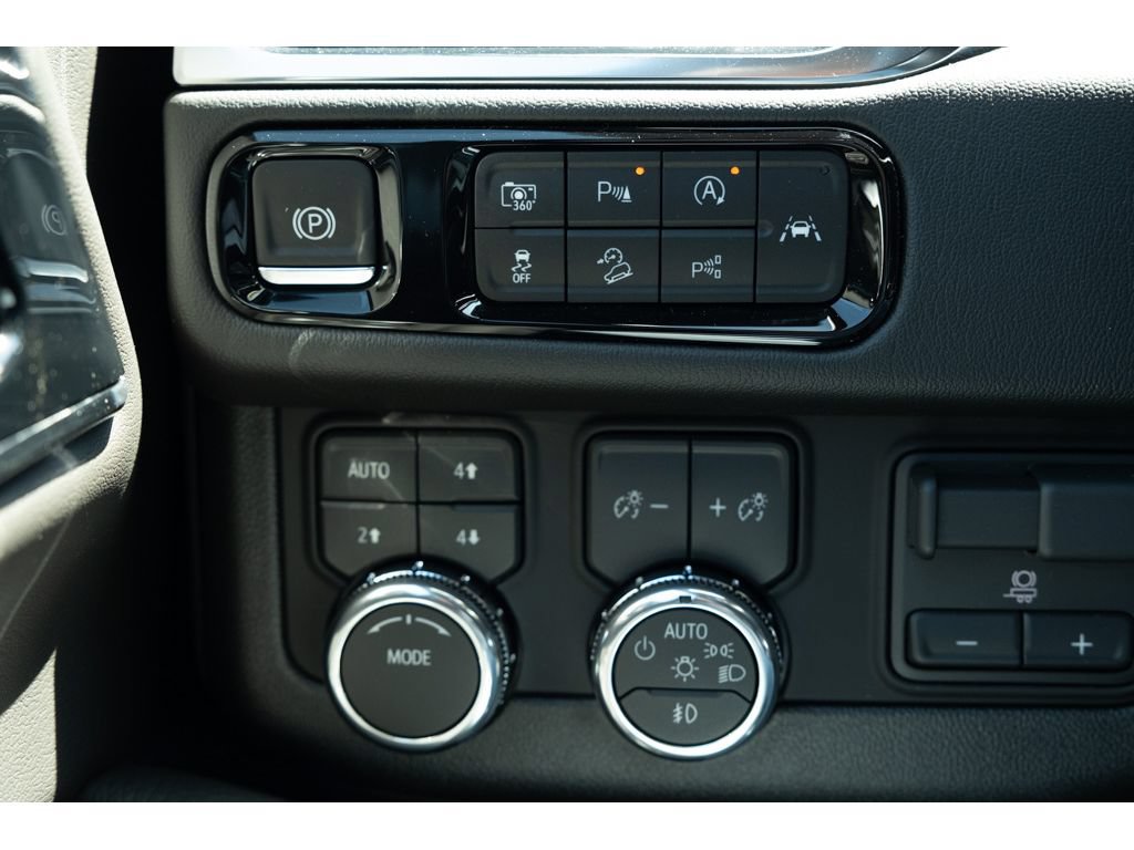 New 2026 GMC Yukon Denali w/ Denali Reserve Package AWD/4WD image 30