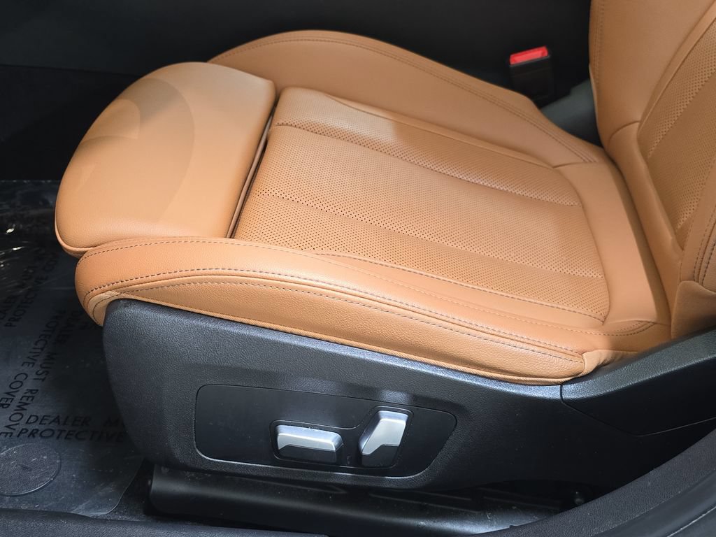 Certified 2023 BMW 330i Sedan w/ Driving Assistance Package RWD image 25