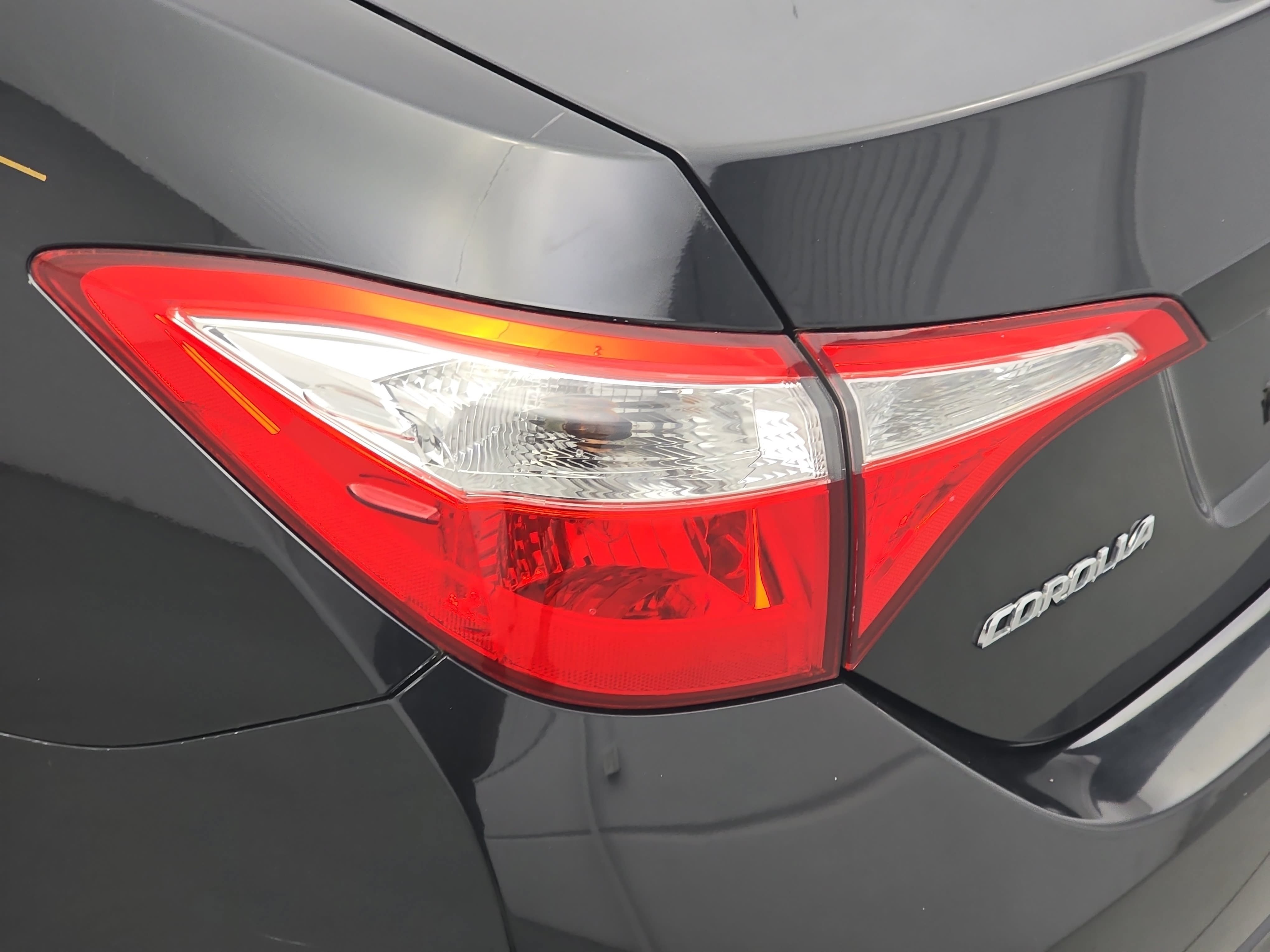 Used 2016 Toyota Corolla LE FWD image 32