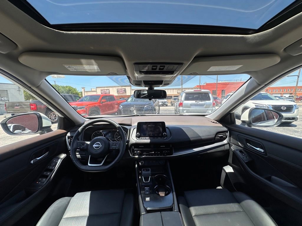 Certified 2022 Nissan Rogue SV w/ SV Premium Package FWD image 16