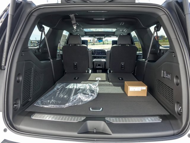 New 2026 Chevrolet Suburban Premier image 9