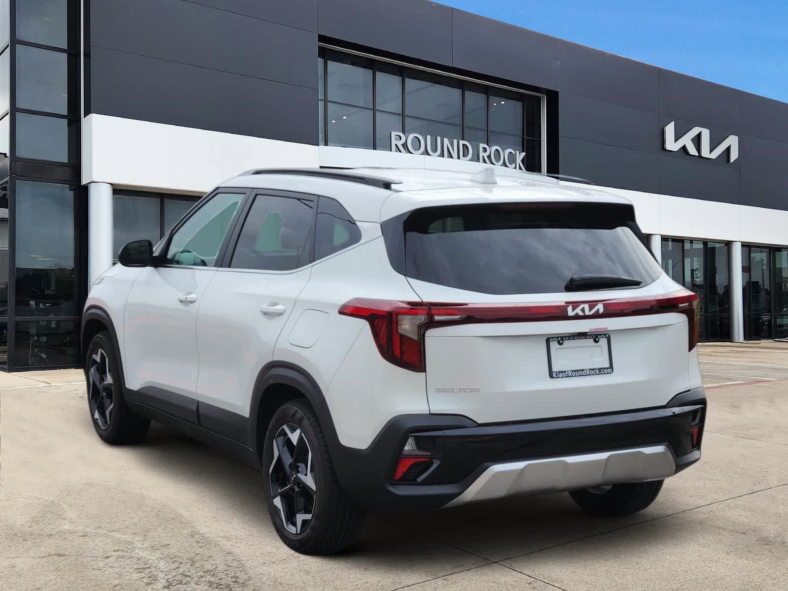 Certified 2025 Kia Seltos EX w/ EX Sunroof Package FWD image 6