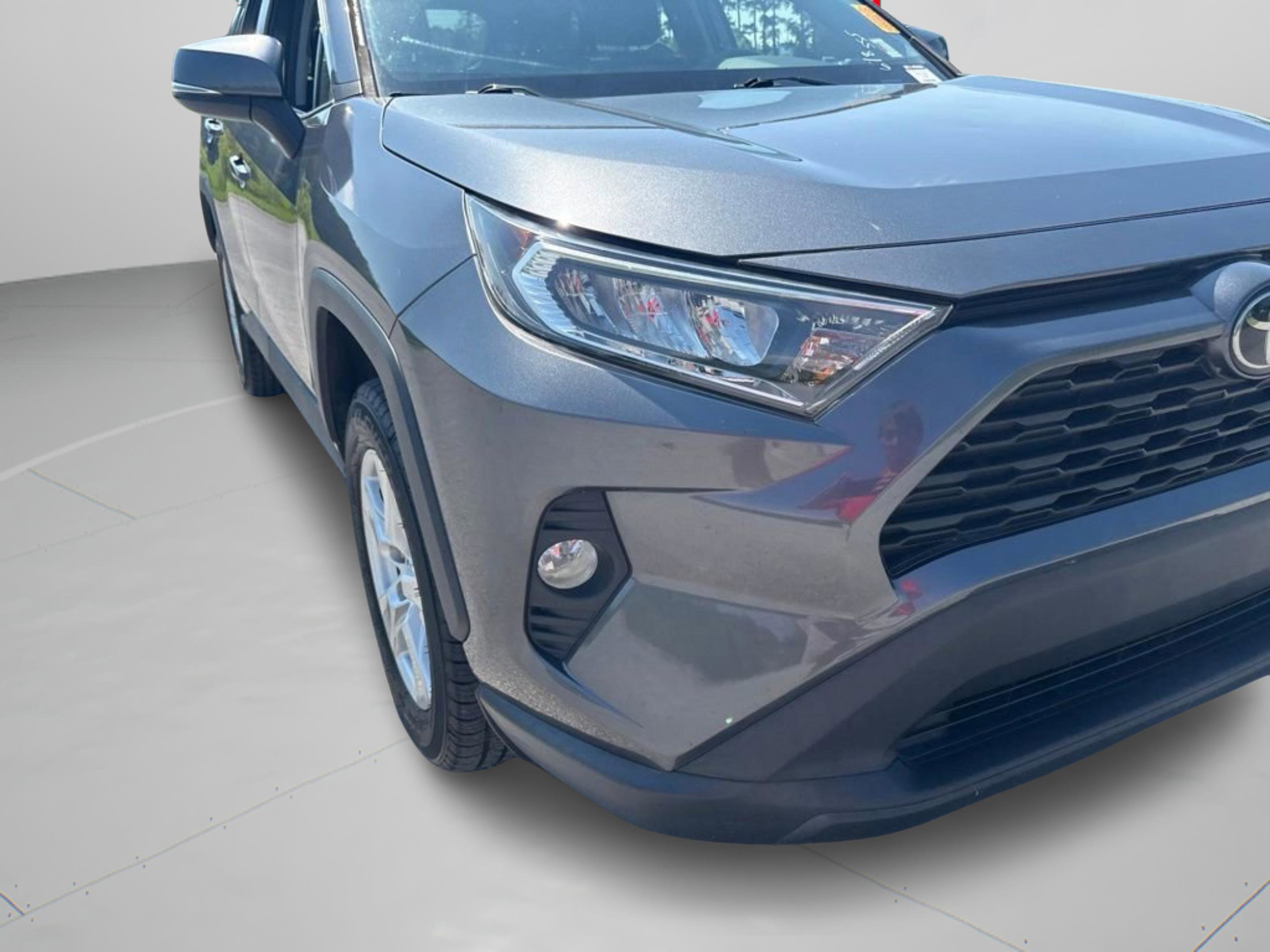 Used 2021 Toyota RAV4 XLE w/ Convenience Package FWD image 33