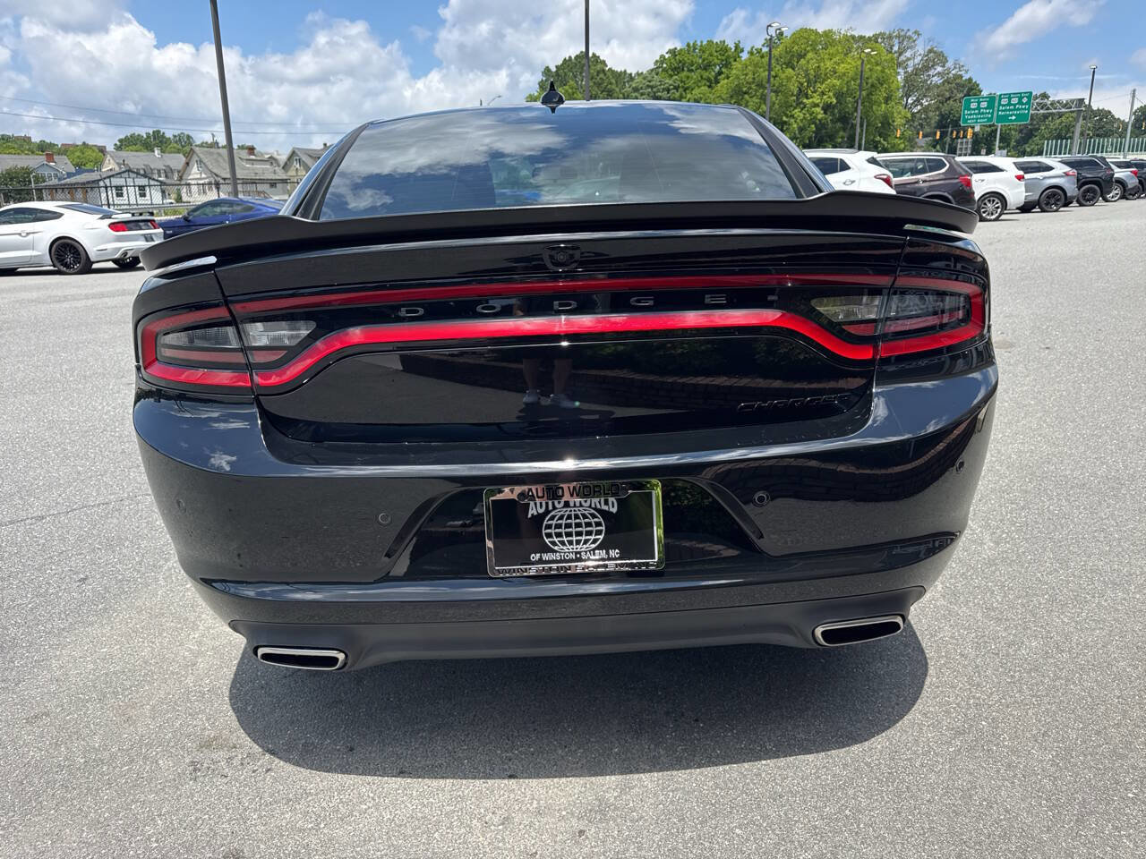 Used 2023 Dodge Charger SXT w/ Blacktop Package image 11