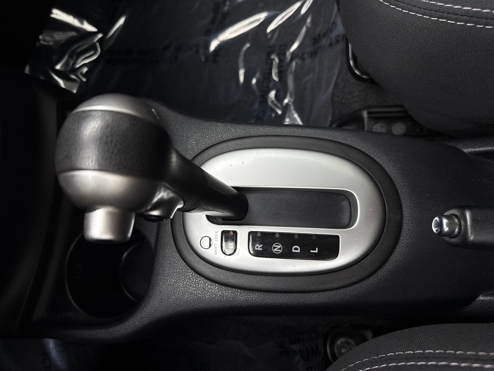 Used 2014 Nissan Versa SV FWD image 27