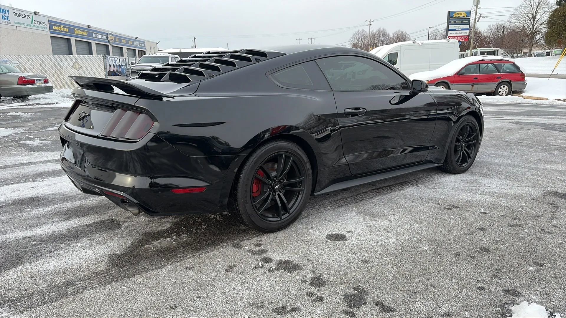 Used 2017 Ford Mustang Coupe image 7