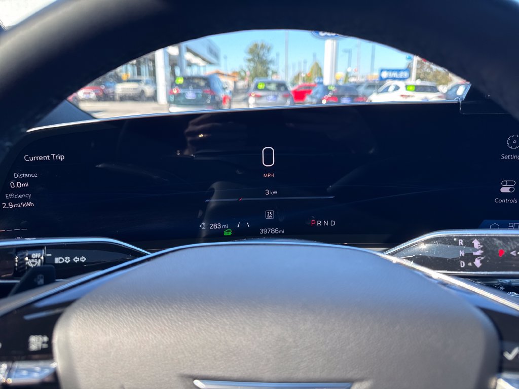 Used 2024 Cadillac Lyriq Luxury RWD image 17